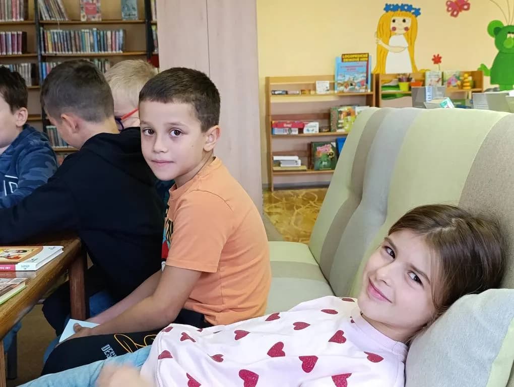 Fotografie z článku: Druháci v knihovně