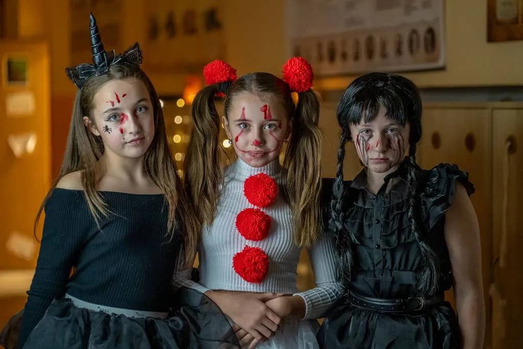 Fotografie z článku: 👻🎃🕷 HALLOWEENSKÝ REJ NA NAŠÍ ŠKOLE! 🕷🎃👻