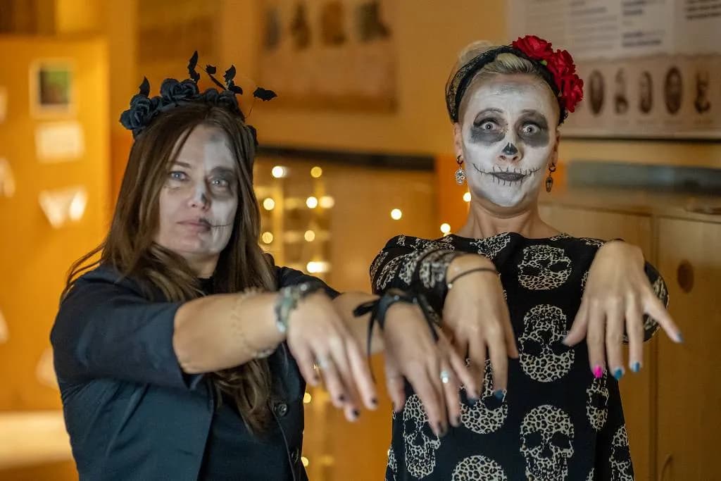 Fotografie z článku: 👻🎃🕷 HALLOWEENSKÝ REJ NA NAŠÍ ŠKOLE! 🕷🎃👻