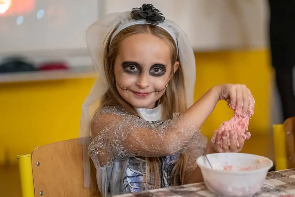 Fotografie z článku: 👻🎃🕷 HALLOWEENSKÝ REJ NA NAŠÍ ŠKOLE! 🕷🎃👻