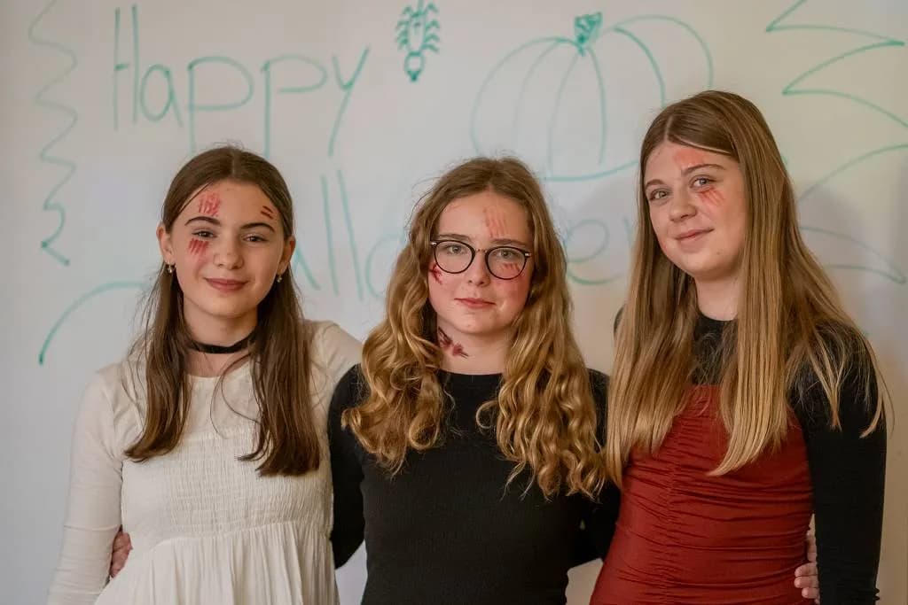 Fotografie z článku: 👻🎃🕷 HALLOWEENSKÝ REJ NA NAŠÍ ŠKOLE! 🕷🎃👻