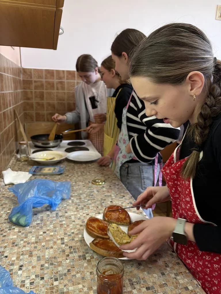 Fotografie z článku: Pracovní činnosti u sedmáků