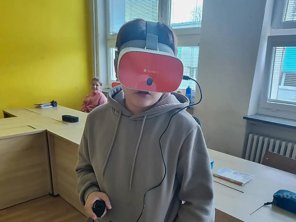 Fotografie z článku: VR brýle u šesťáků