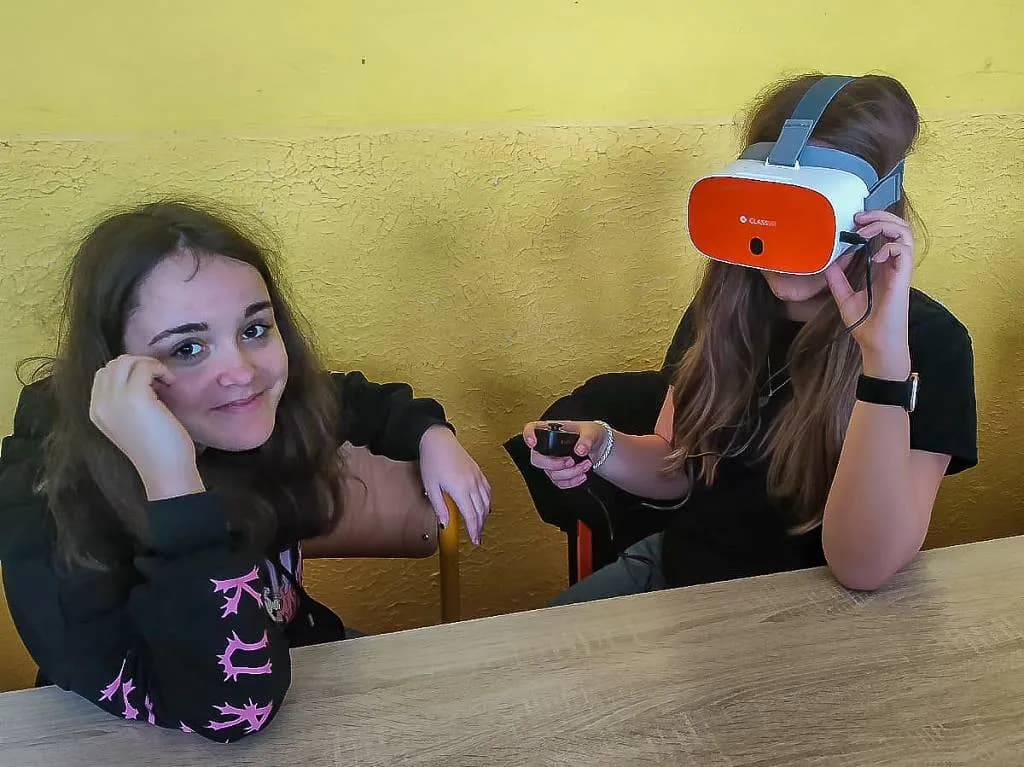 Fotografie z článku: VR brýle u šesťáků