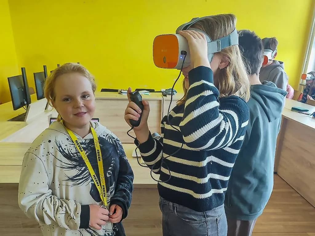 Fotografie z článku: VR brýle u šesťáků