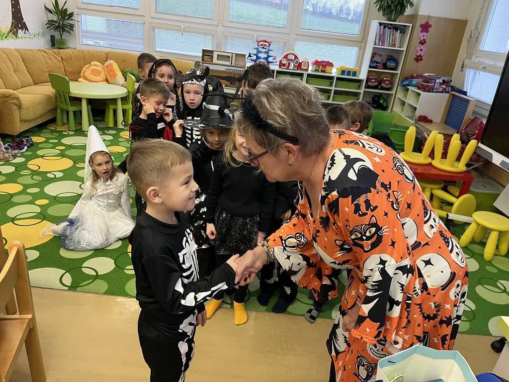 Fotografie z článku: Strašidelná školka