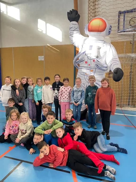 Fotografie z článku: Mobilní planetárium