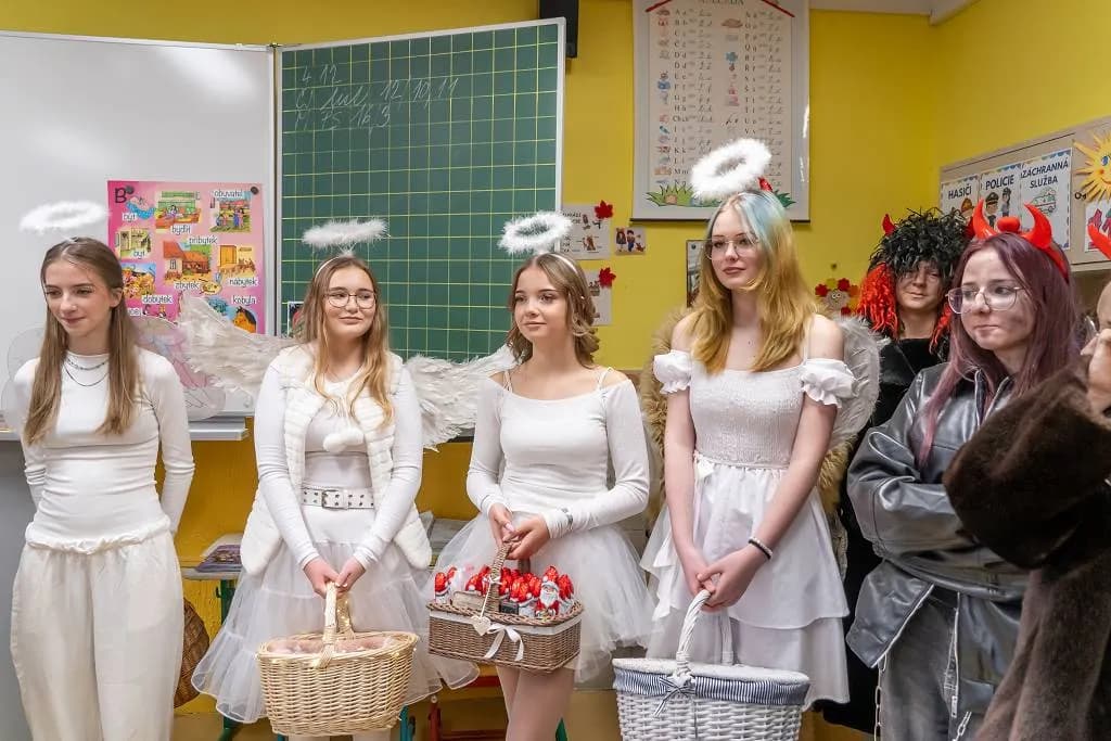 Fotografie z článku: Mikulášská tradice v naší škole