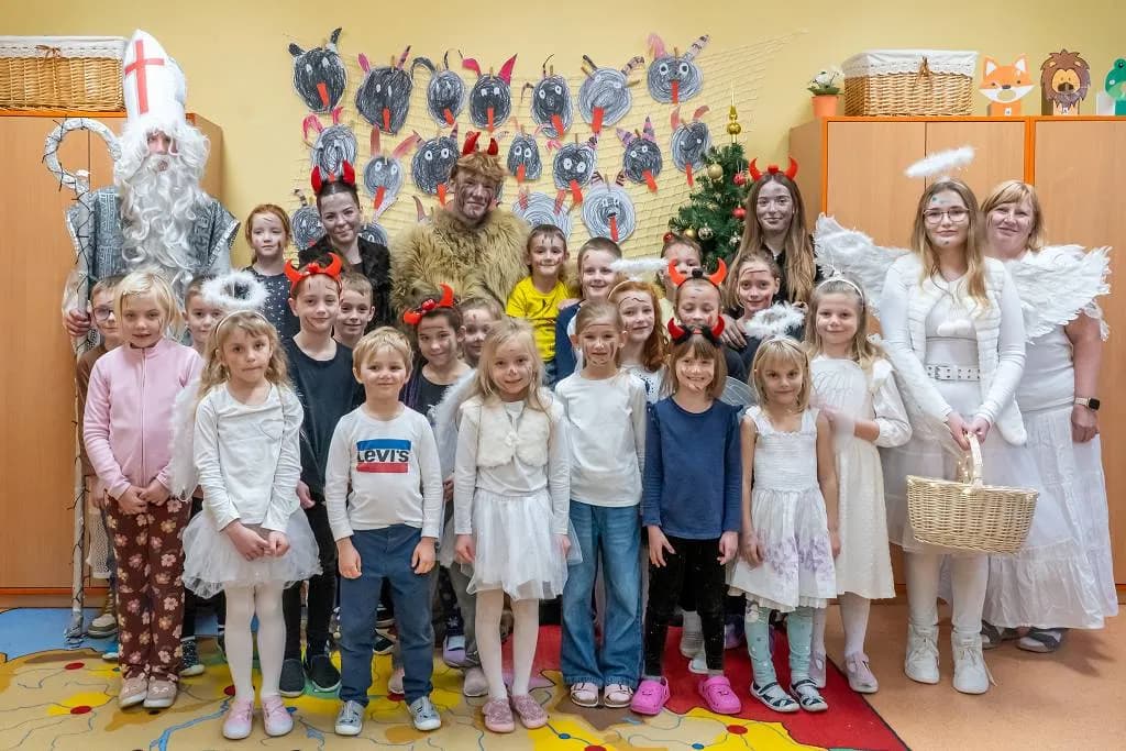 Fotografie z článku: Mikulášská tradice v naší škole