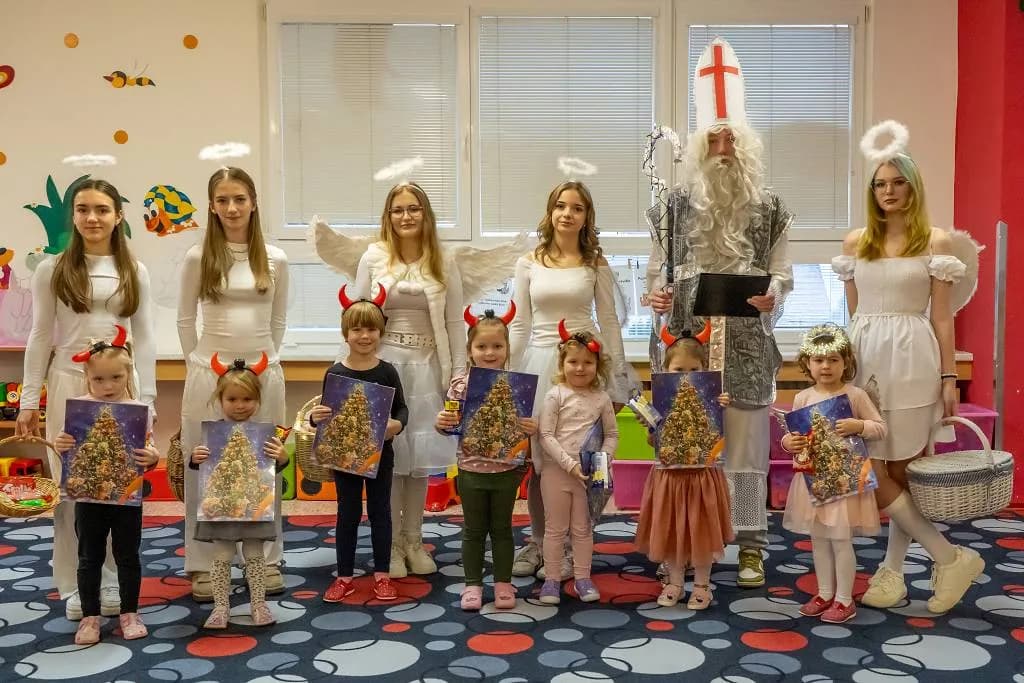 Fotografie z článku: Mikulášská tradice v naší škole