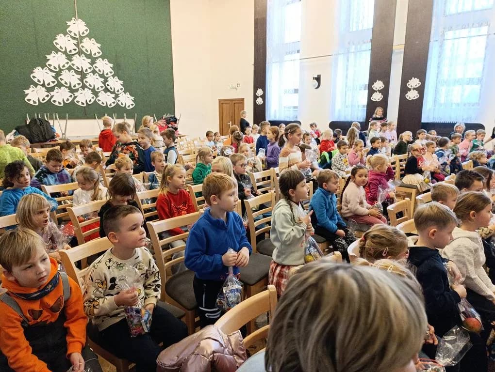 Fotografie z článku: Vánoční představení s Pomněnkou, Rubínkou a hafínkem Culínkem