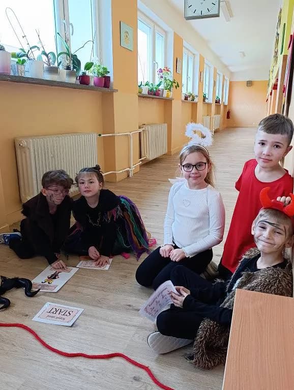 Fotografie z článku: Čertí škola