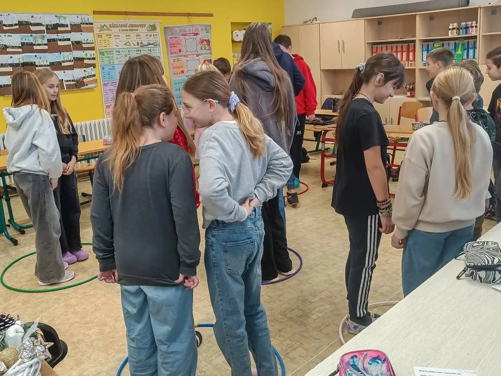Fotografie z článku: Šestá třída nanečisto
