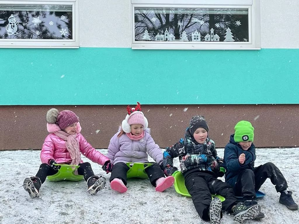 Fotografie z článku: Vyučování na sněhu II. A
