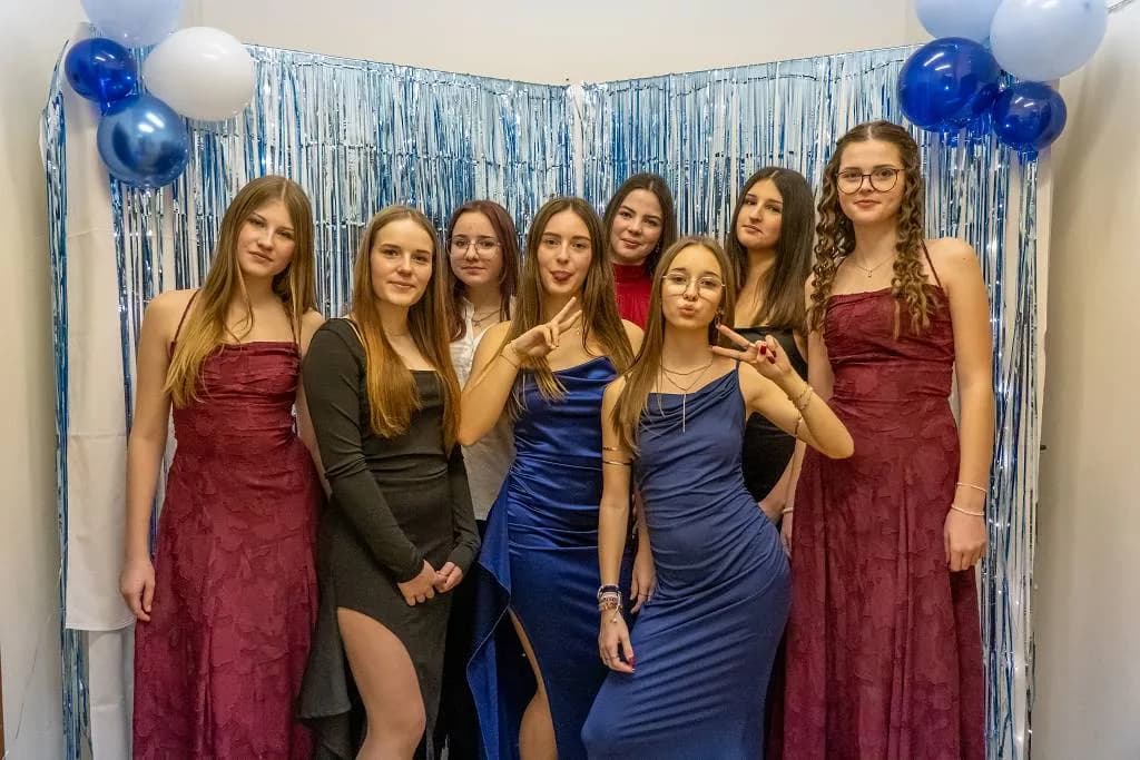 Fotografie z článku: 3. ročník žákovského plesu