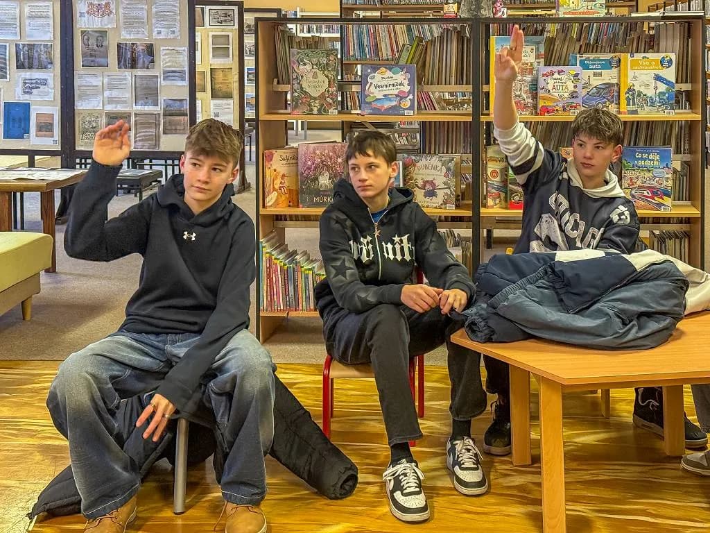 Fotografie z článku: Projektové hodiny v knihovně