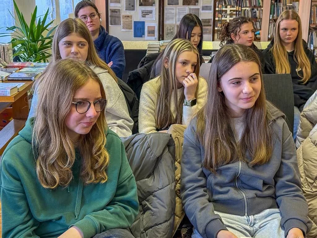 Fotografie z článku: Projektové hodiny v knihovně
