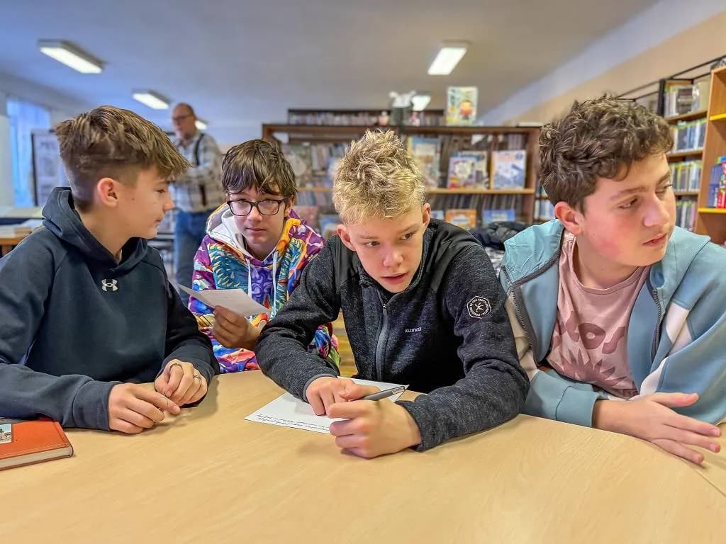 Fotografie z článku: Projektové hodiny v knihovně