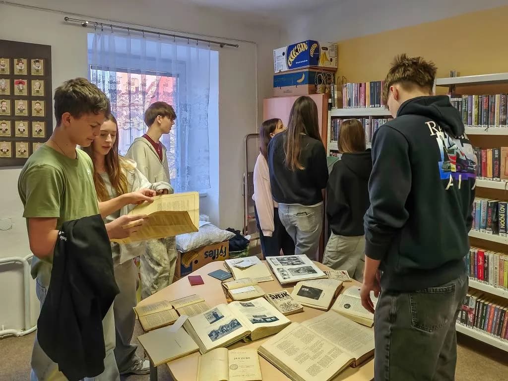 Fotografie z článku: Projektové hodiny v knihovně