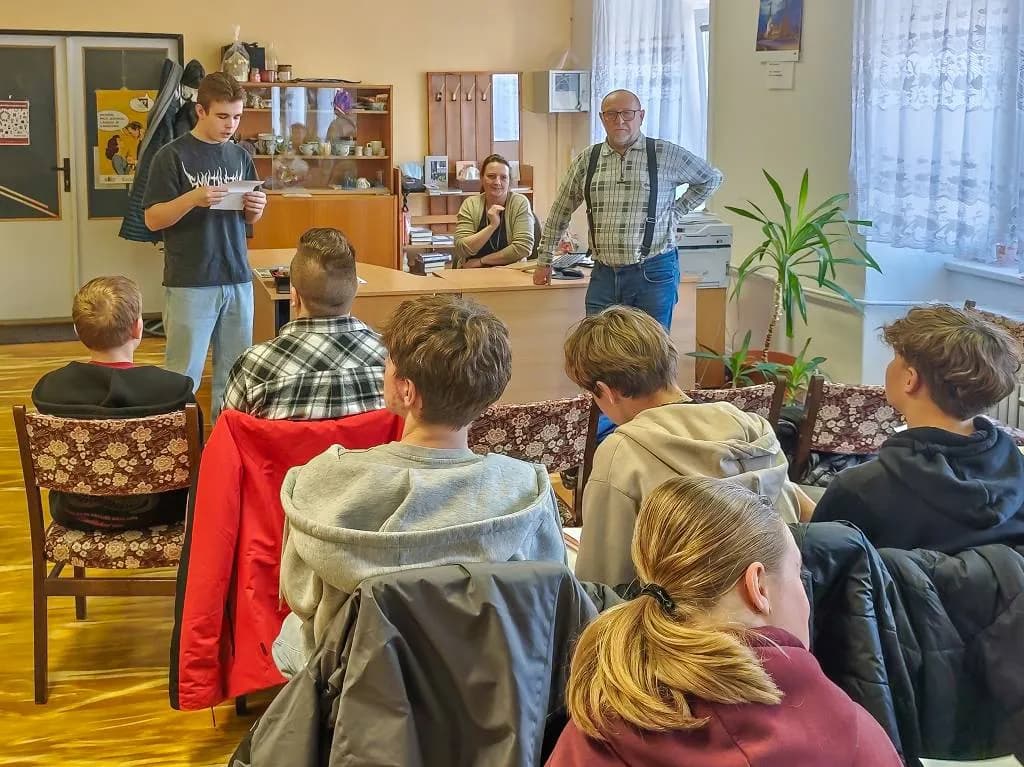 Fotografie z článku: Projektové hodiny v knihovně