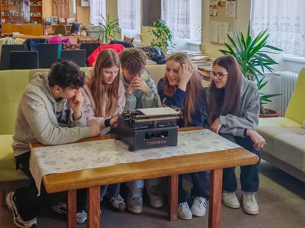 Fotografie z článku: Projektové hodiny v knihovně