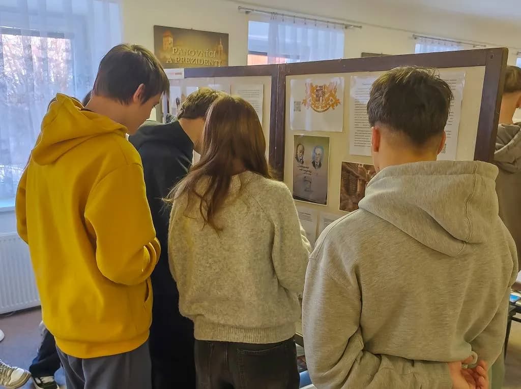 Fotografie z článku: Projektové hodiny v knihovně