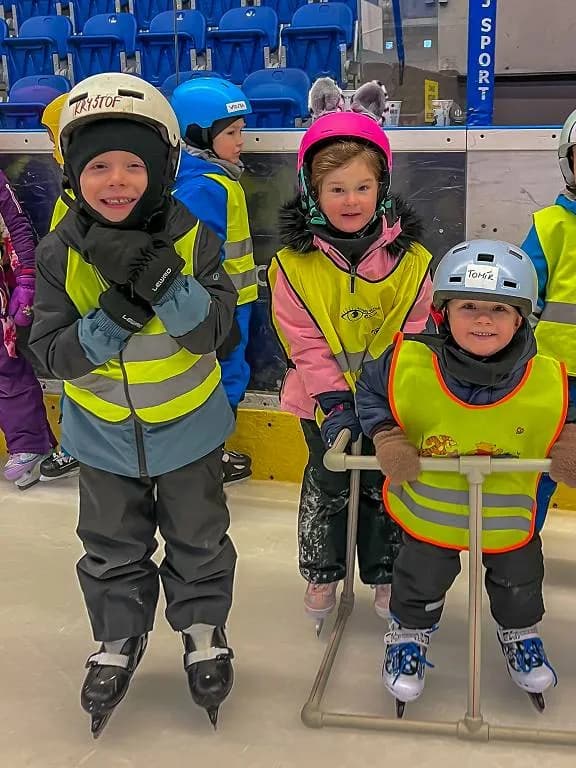 Fotografie z článku: ⛸️ Bruslení Včeliček a Berušek