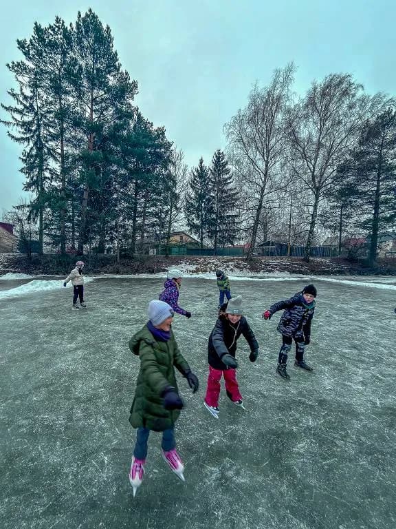 Fotografie z článku: Čtvrťáci na ledu ⛸️