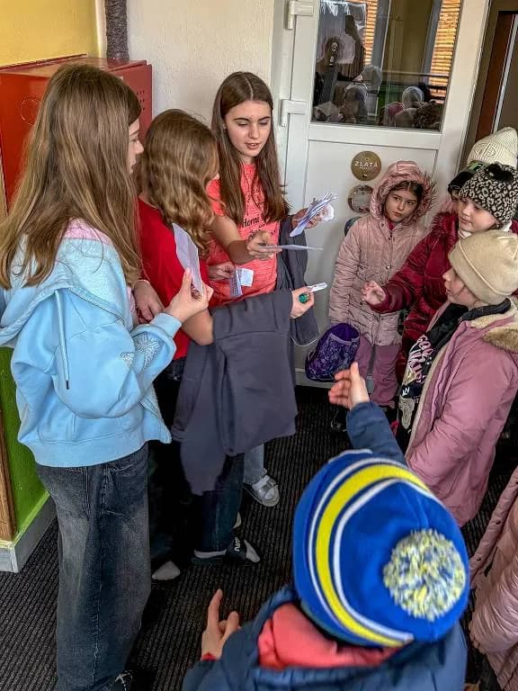 Fotografie z článku: Štrůdlování u Koťat