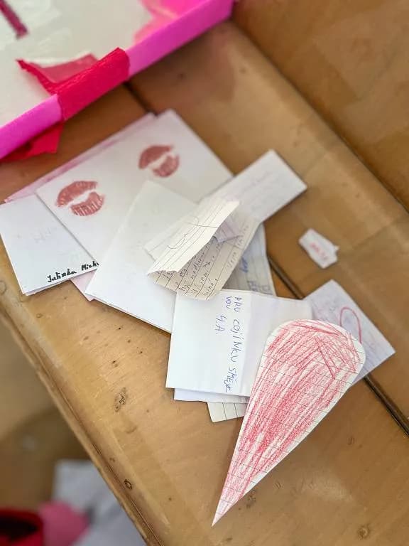 Fotografie z článku: 💌 Valentýnská pošta ve škole