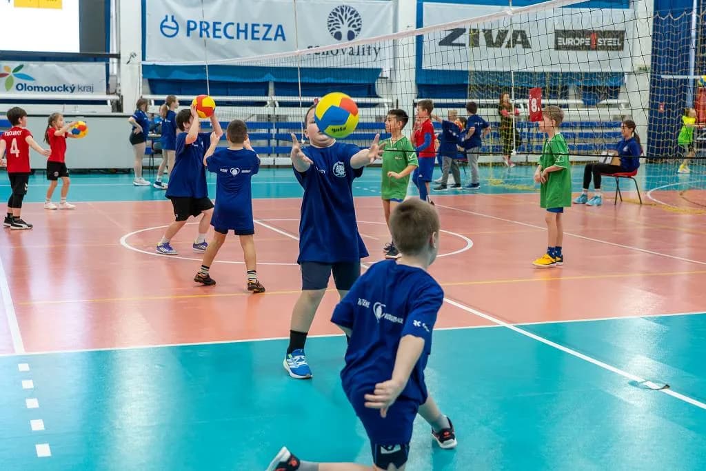 Fotografie z článku: Barevný volejbal