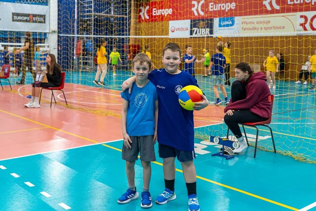 Fotografie z článku: Barevný volejbal