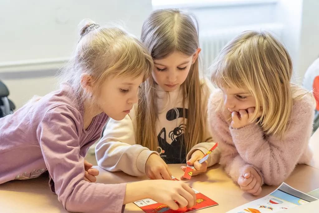 Fotografie z článku: Už umíme číst, tak vzhůru do knihovny!
