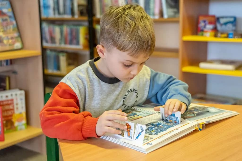 Fotografie z článku: Už umíme číst, tak vzhůru do knihovny!