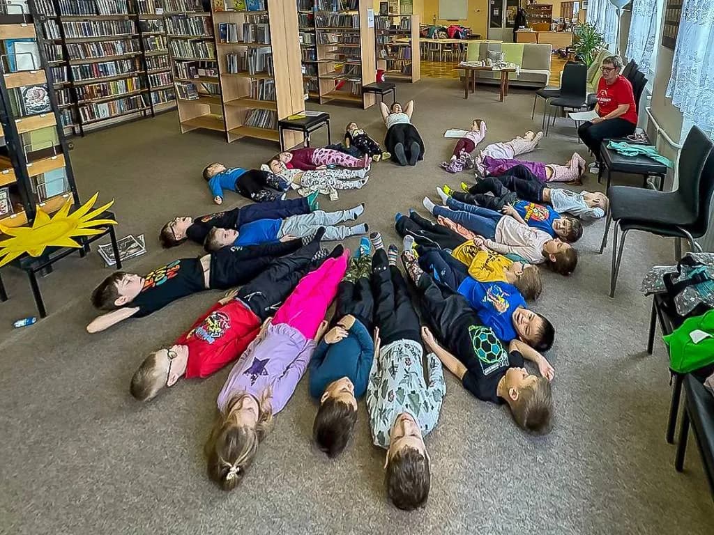 Fotografie z článku: Zima za okny, jaro v knihovně