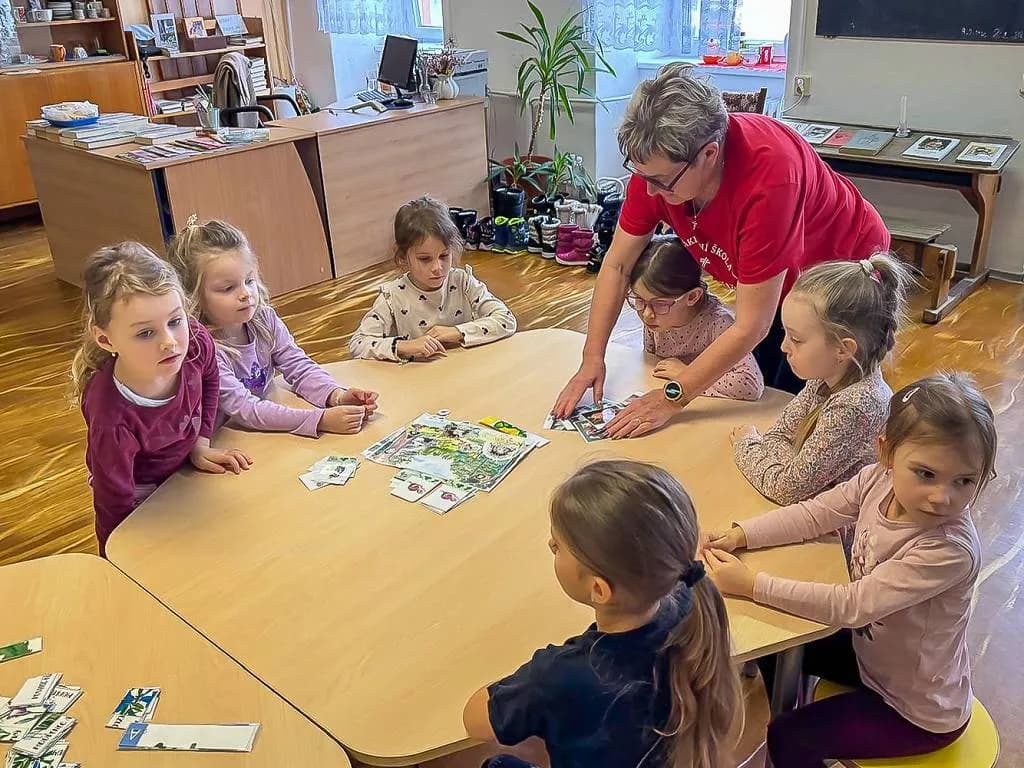 Fotografie z článku: Zima za okny, jaro v knihovně