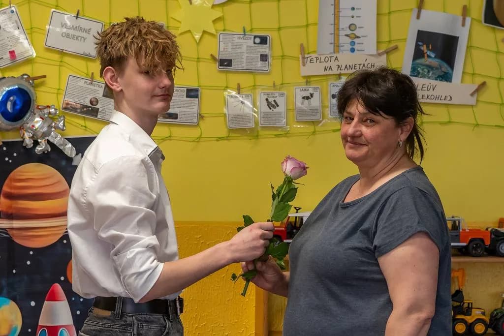 Fotografie z článku: Parlament’áci popřáli ženám k MDŽ 🌹