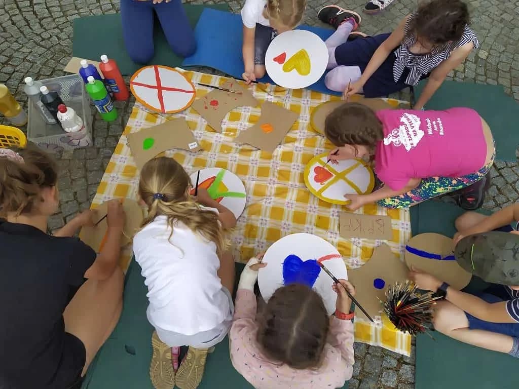 Fotografie z článku: Přívesnický tábor -  „Letem světem"