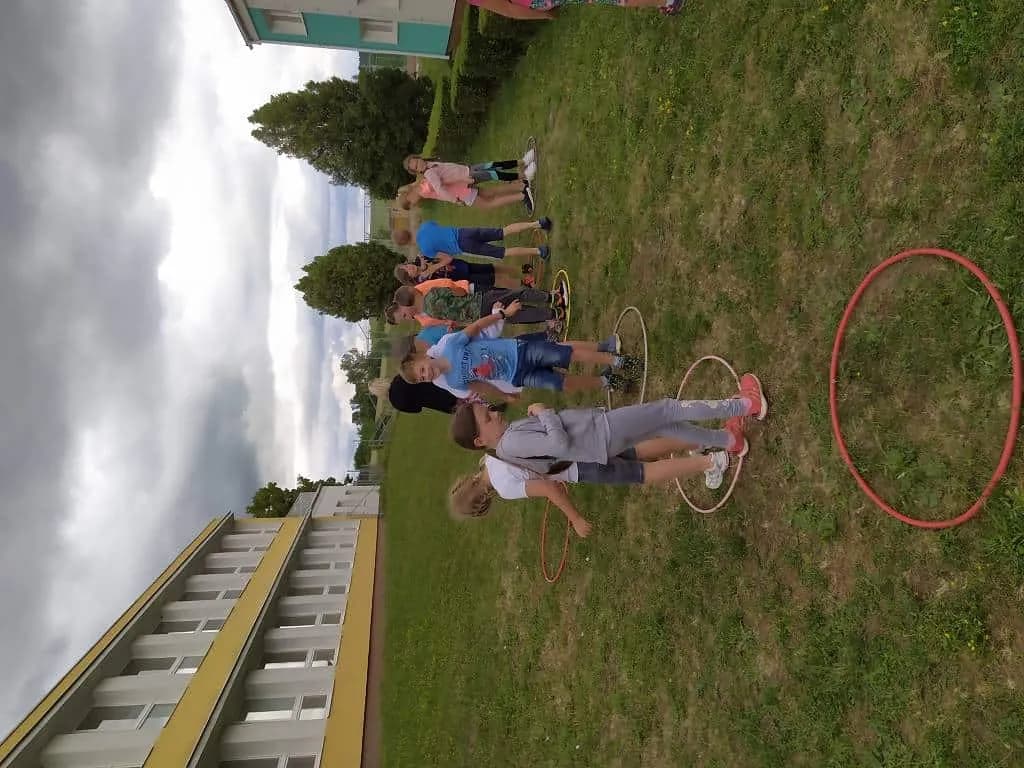 Fotografie z článku: Přívesnický tábor -  „Letem světem"