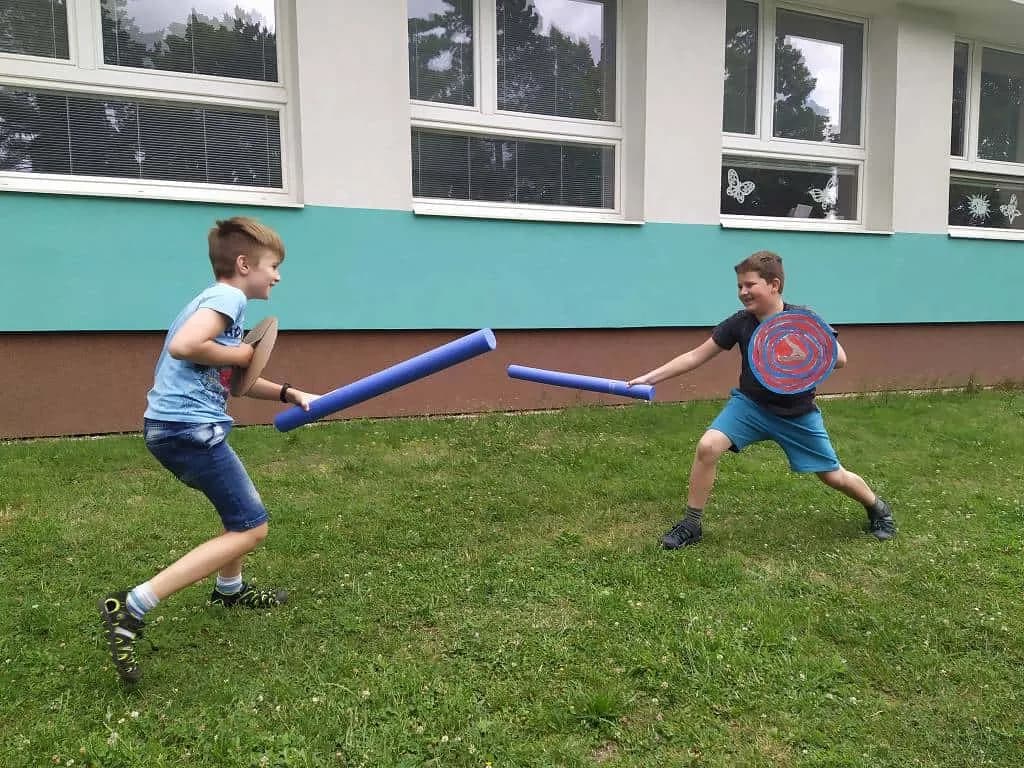 Fotografie z článku: Přívesnický tábor -  „Letem světem"