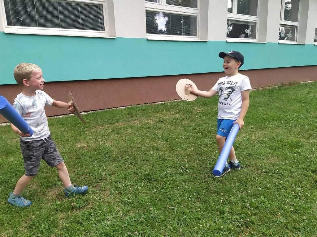 Fotografie z článku: Přívesnický tábor -  „Letem světem"