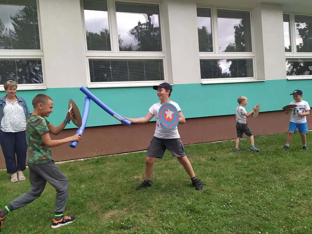 Fotografie z článku: Přívesnický tábor -  „Letem světem"