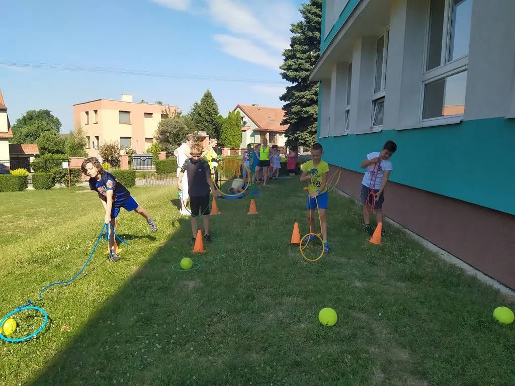 Fotografie z článku: Přívesnický tábor -  „Letem světem"