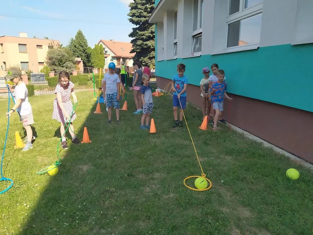 Fotografie z článku: Přívesnický tábor -  „Letem světem"