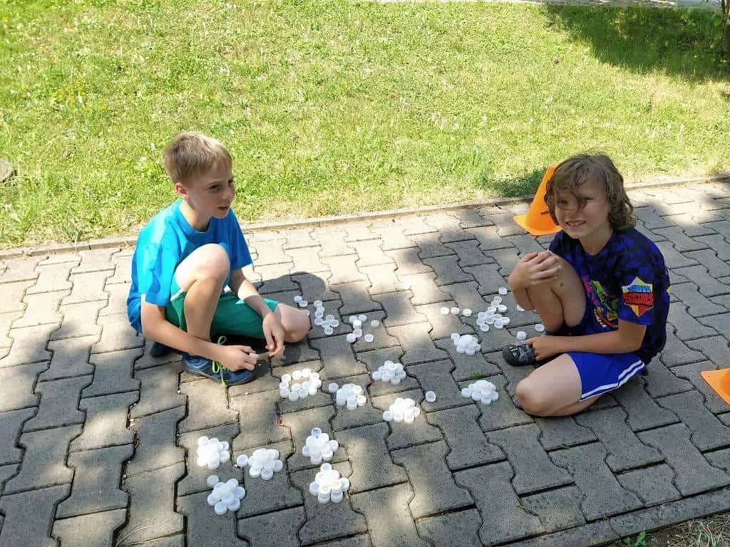 Fotografie z článku: Přívesnický tábor -  „Letem světem"