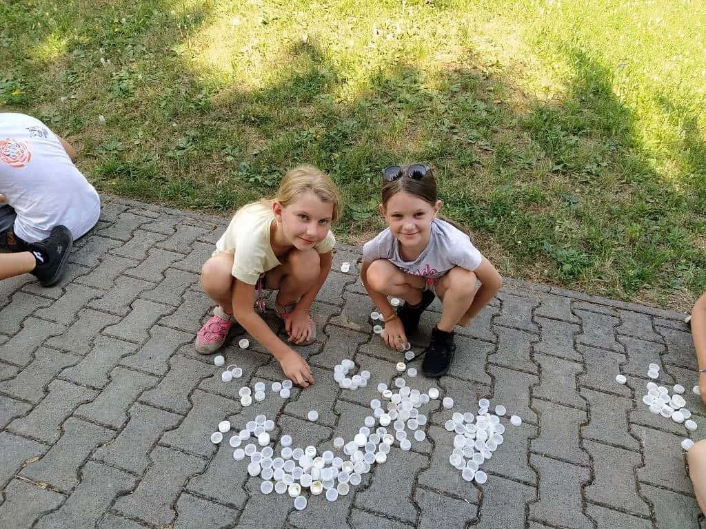 Fotografie z článku: Přívesnický tábor -  „Letem světem"