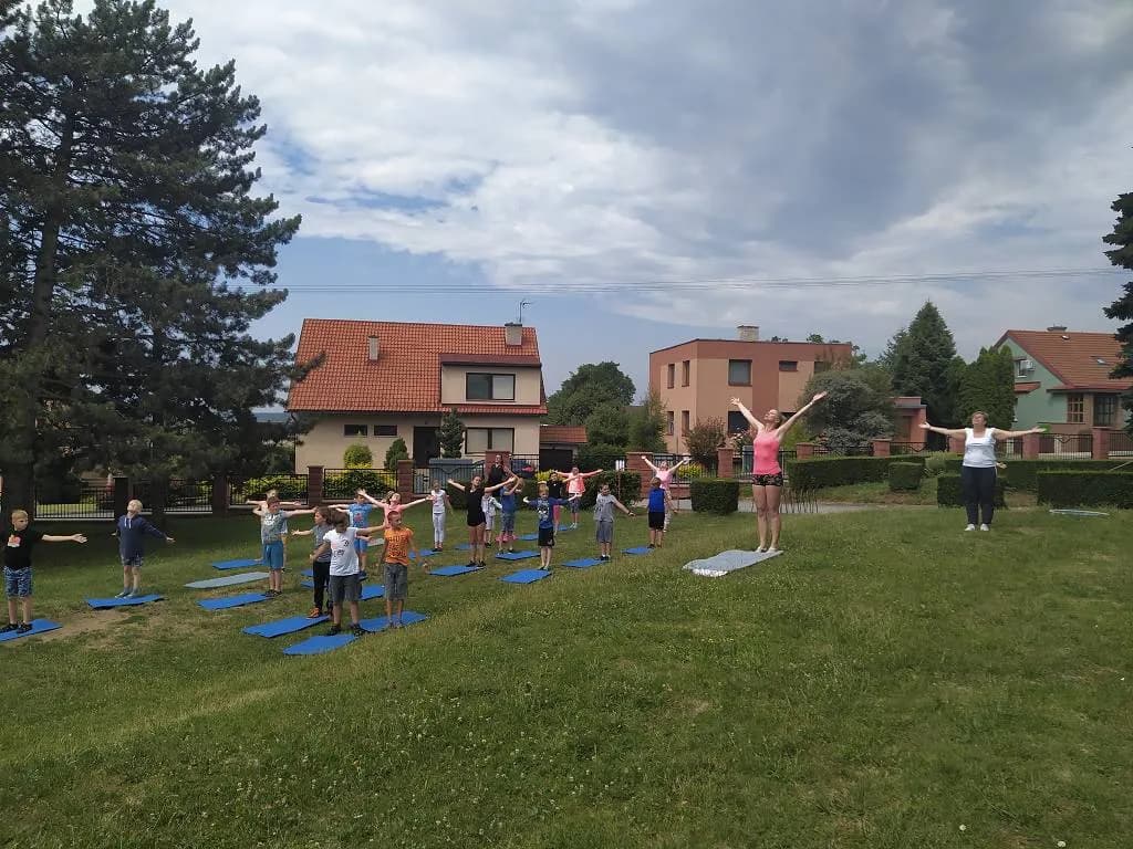 Fotografie z článku: Přívesnický tábor -  „Letem světem"