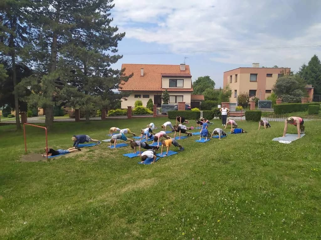 Fotografie z článku: Přívesnický tábor -  „Letem světem"