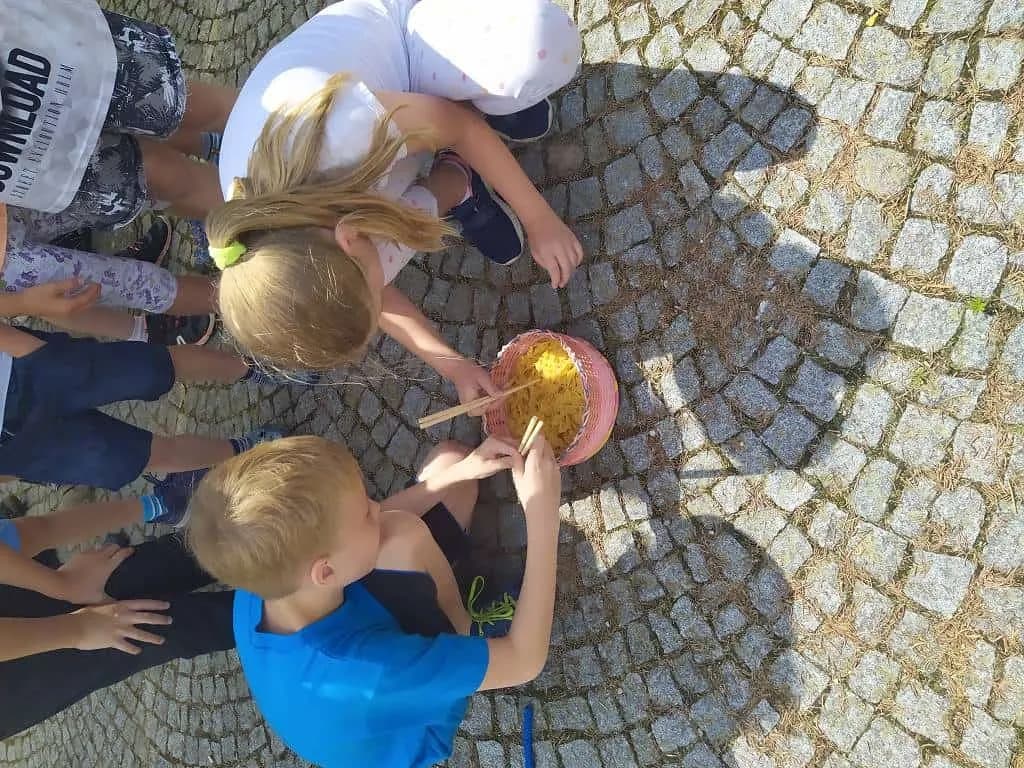 Fotografie z článku: Přívesnický tábor -  „Letem světem"