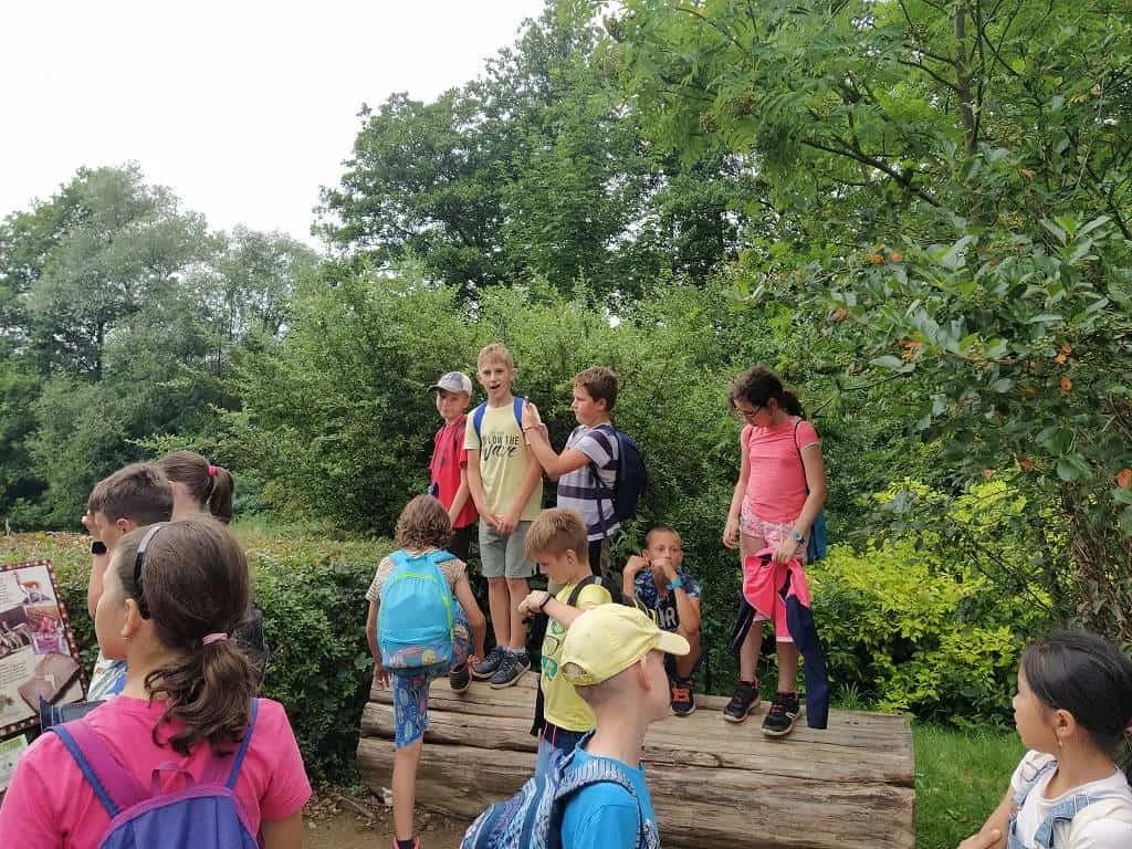 Fotografie z článku: Přívesnický tábor -  „Letem světem"